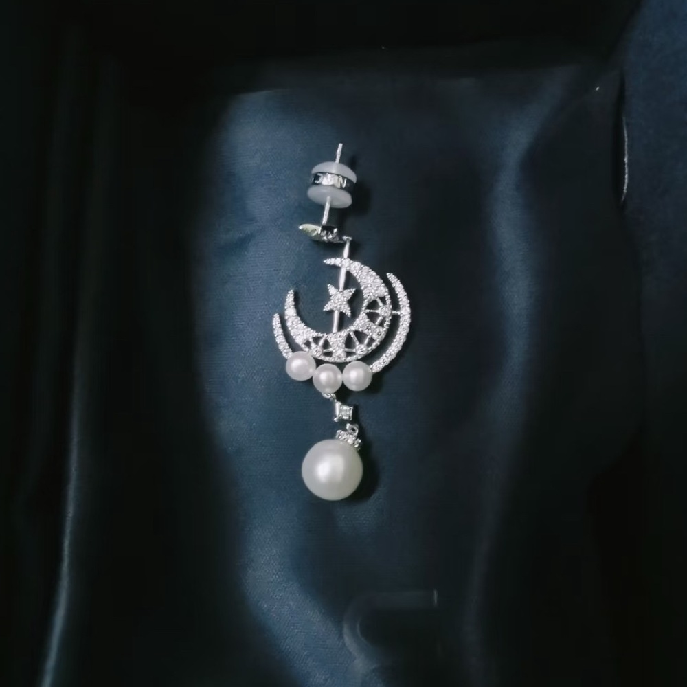 APM Monaco Mono Moon & Stars Earring with Dropping Pearl